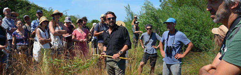 Baptiste Morizot présente les alliances possibles avec le Castor d’Eurasie pour la rétention d’eau dans les sols agricoles en bordure de cours d’eau.